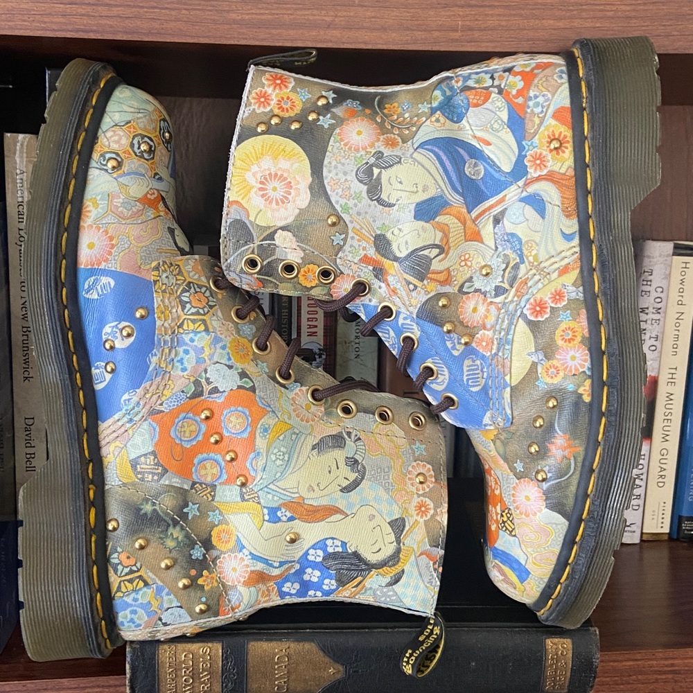 RARE! Dr. Martens 1460 Pascal Eastern Art Backhand Leather Boots Women's Size 9 - Picture 11 of 16
